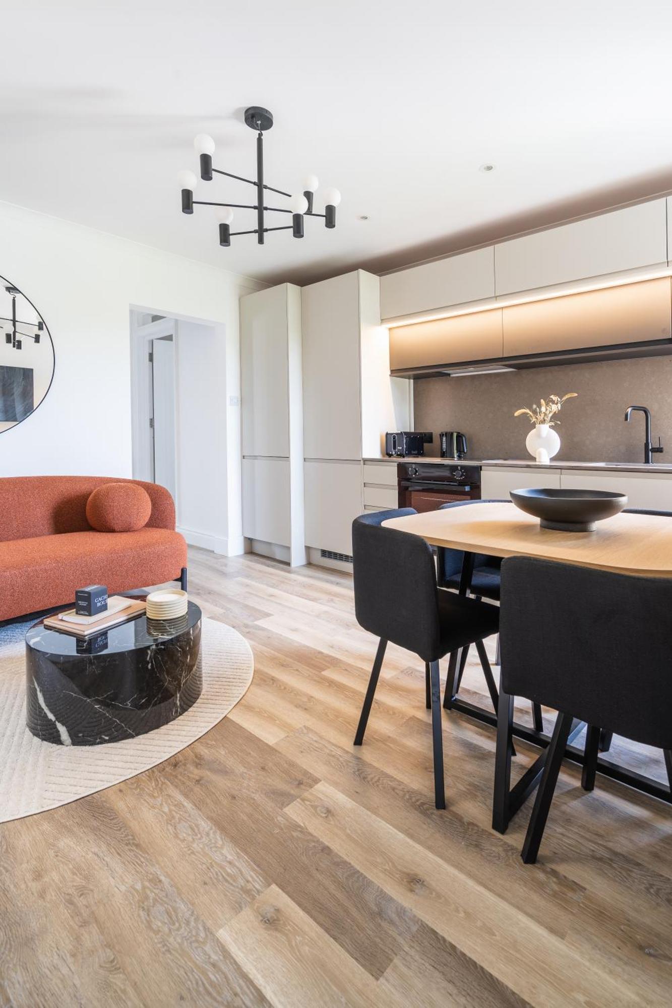 Newly Designed, 2Br Apt, 5Min From Northwood London Tube Station, Nato Hq, Ideal For Wembley, Warner Studio, Contractors Esterno foto