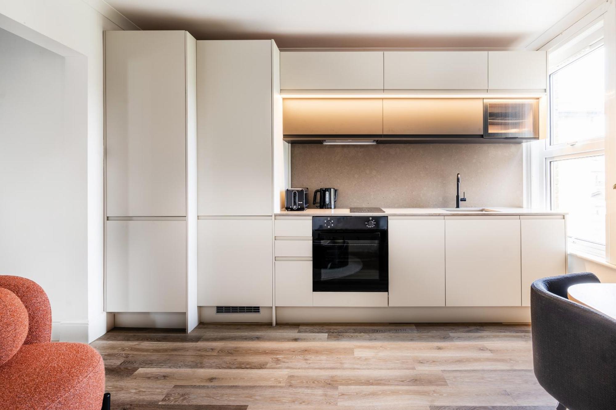 Newly Designed, 2Br Apt, 5Min From Northwood London Tube Station, Nato Hq, Ideal For Wembley, Warner Studio, Contractors Esterno foto
