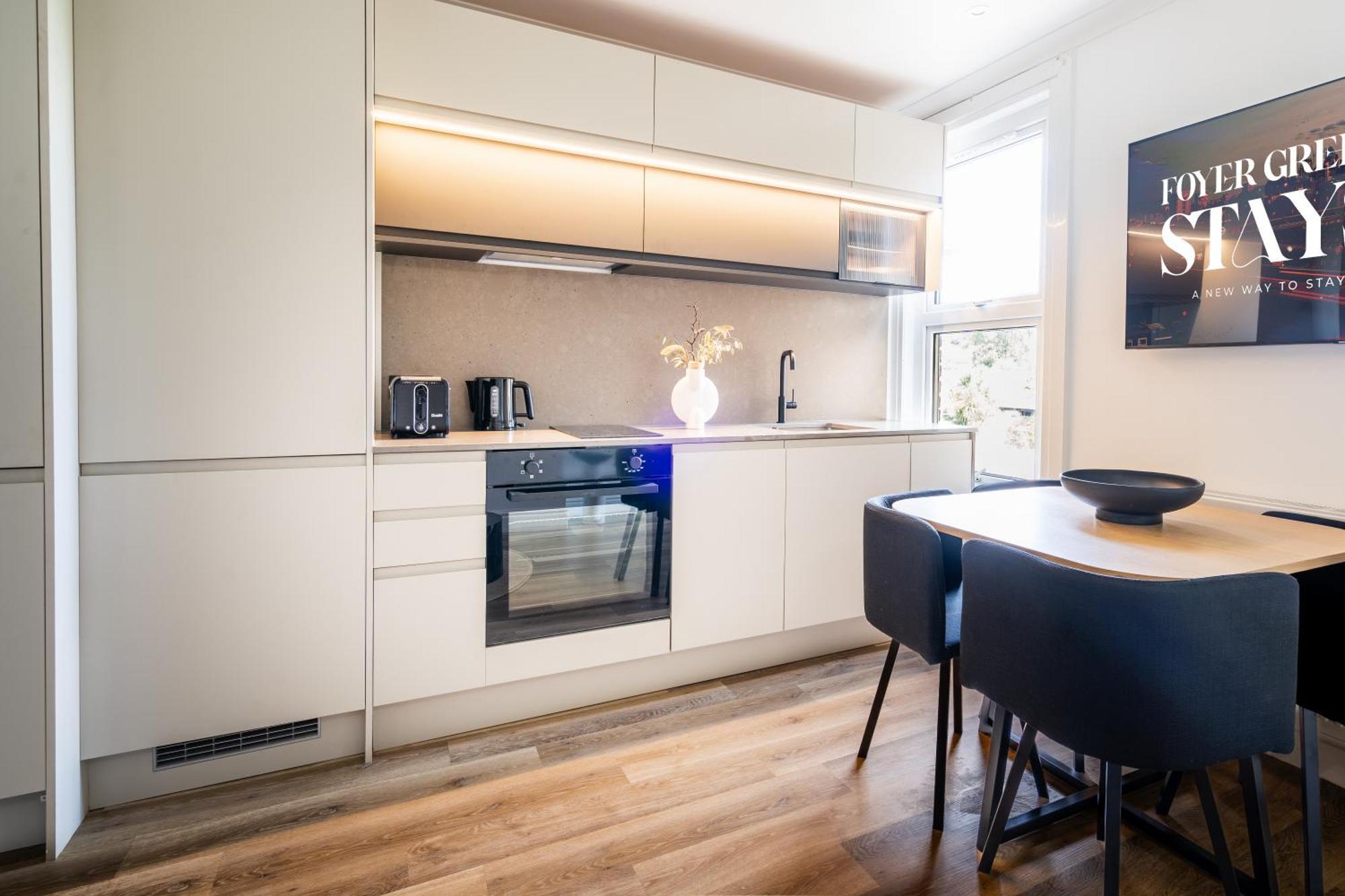 Newly Designed, 2Br Apt, 5Min From Northwood London Tube Station, Nato Hq, Ideal For Wembley, Warner Studio, Contractors Esterno foto